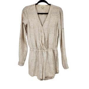 Anthropologie Cloth & Stone Beige Snakeskin Dahl Long Sleeve Romper Size XS